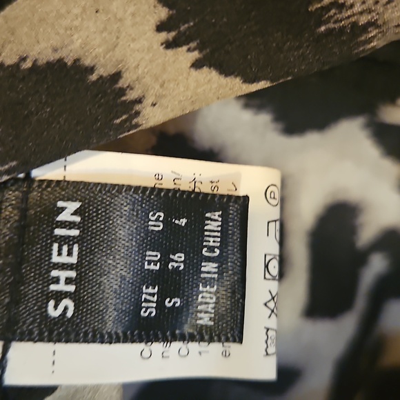 SHEIN Black and Cream Animal Print Top - Picture 2 of 5